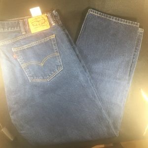 EUC LEVI 505 JEANS W42 L32
